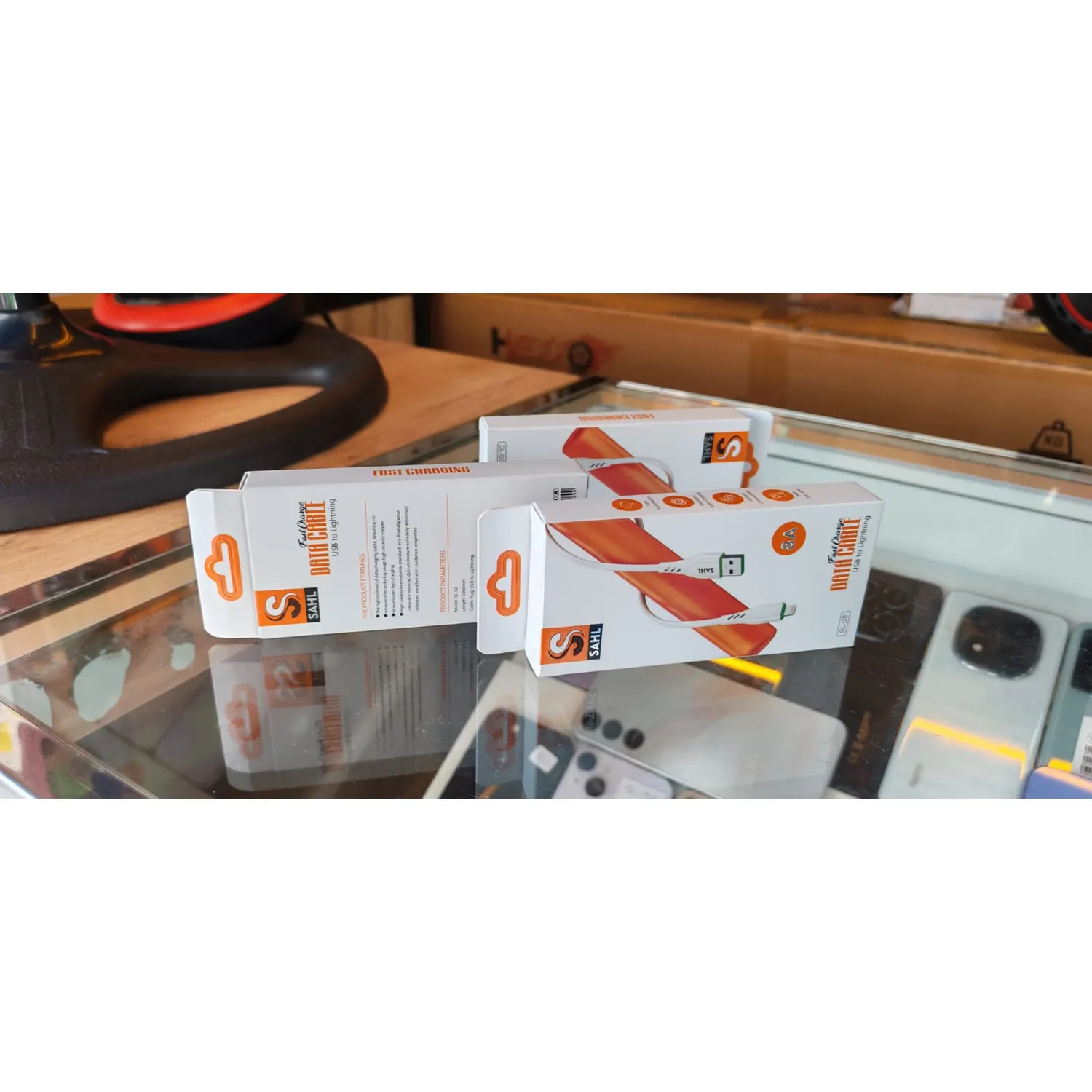 Sahel Câble 3-en-1 (Lightning + USB-C + Micro-USB) — Neuf au Maroc Sahel Câble 3-en-1 (Lightning + USB-C + Micro-USB) — Neuf au Maroc
